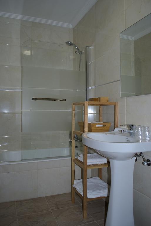 Hotel Hostal Monte Rio Trescares Zimmer foto